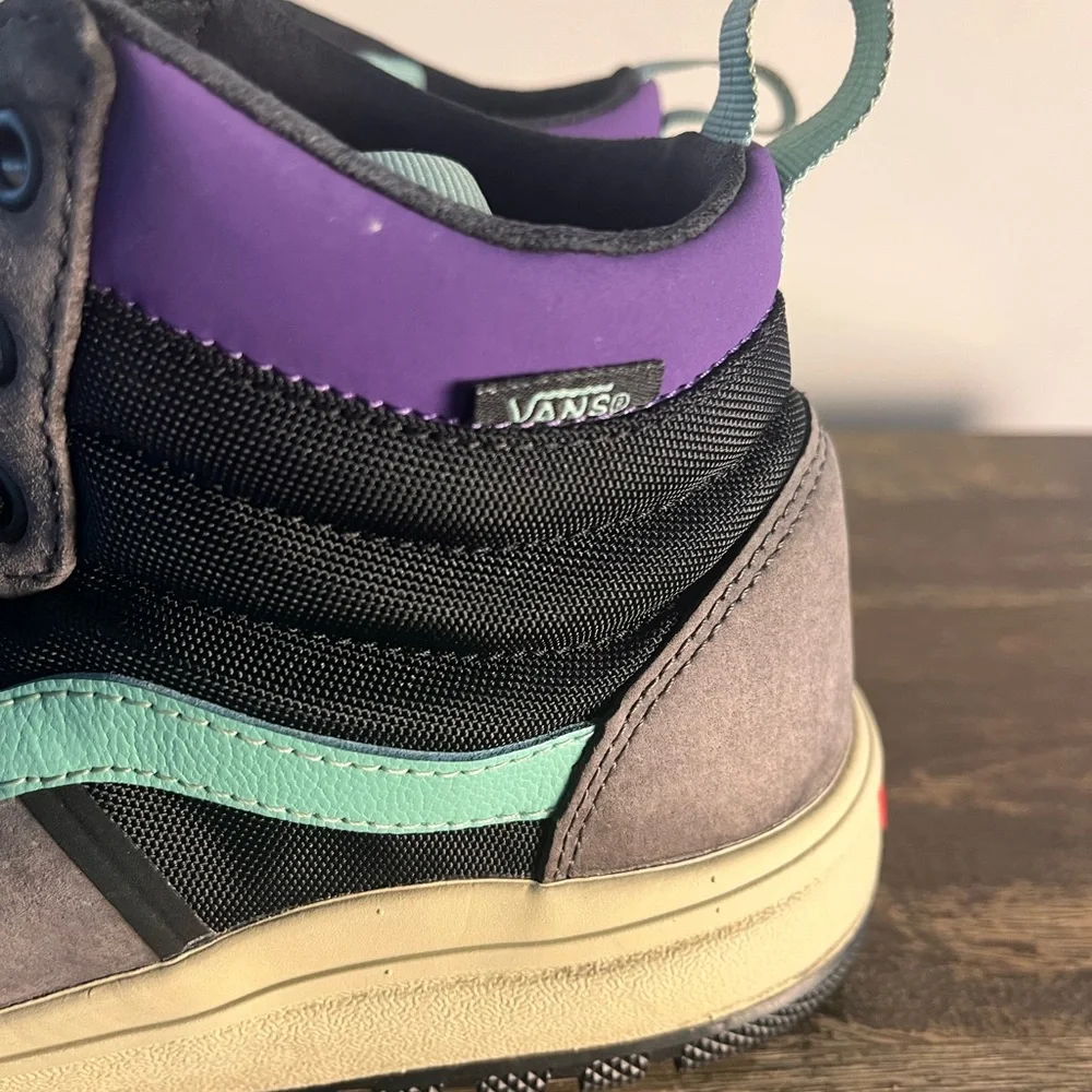 Vans ultra range hi ski sneakers Gray and Teal size men’s 11.5